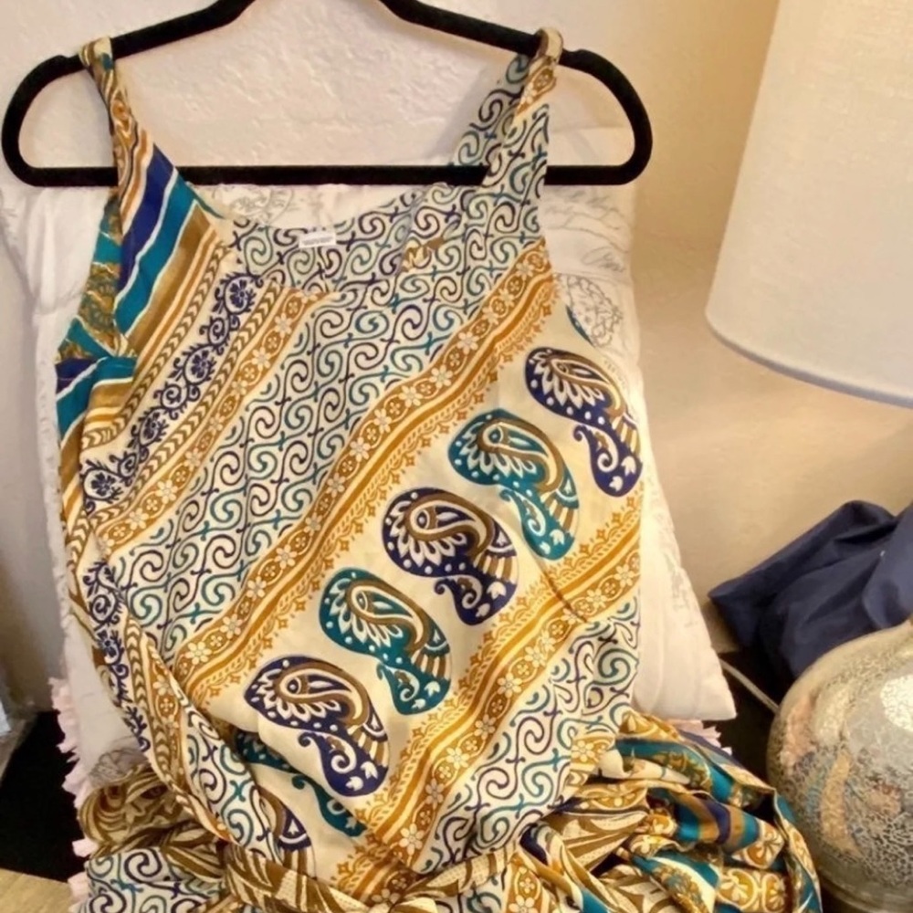 Dress - Picture 4 of 9